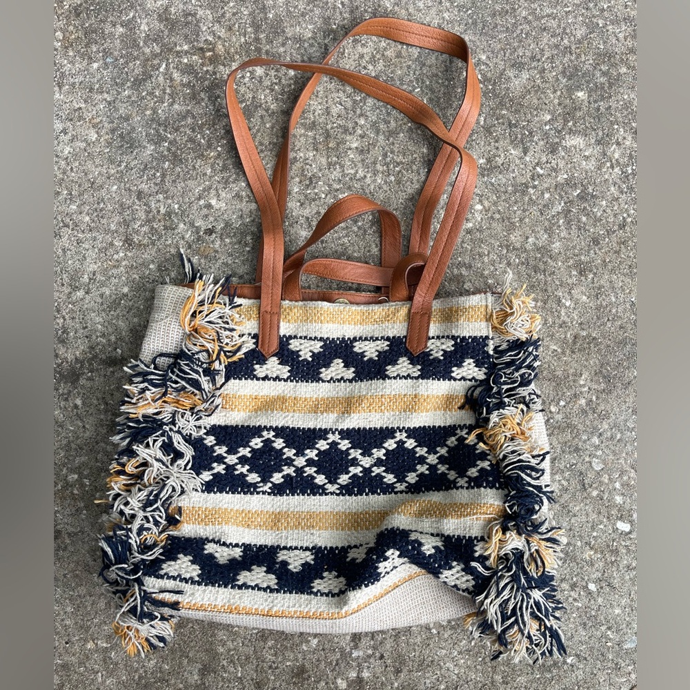 Universal Thread brand Purse Knit Southwestern Pattern